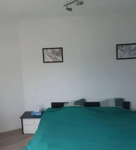 Grande Maison Familiale Avec Piscine Couverte Chauffee A 15 Min Du Centre De Nantes بيت للعطل *