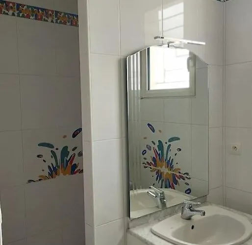 Grande Maison Familiale Avec Piscine Couverte Chauffee A 15 Min Du Centre De Nantes بيت للعطل فيرتو