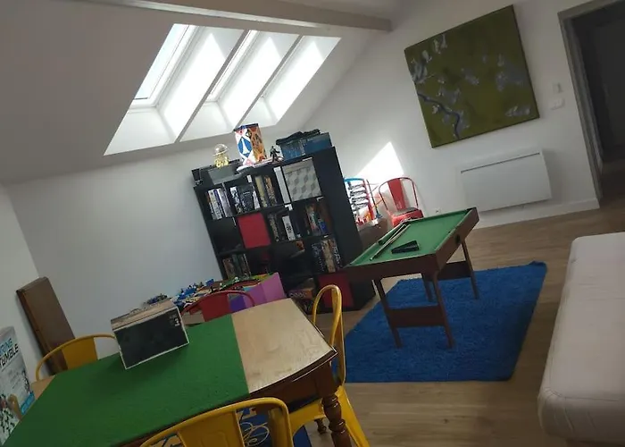 بيت للعطل Grande Maison Familiale Avec Piscine Couverte Chauffee A 15 Min Du Centre De Nantes فيرتو