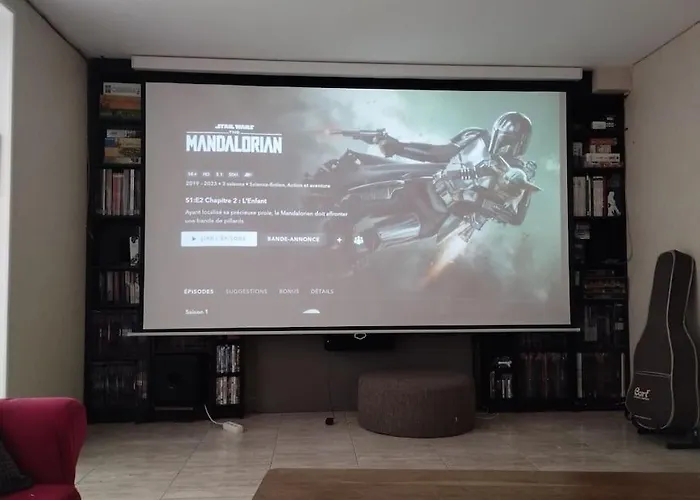 بيت للعطل Grande Maison Familiale Avec Piscine Couverte Chauffee A 15 Min Du Centre De Nantes *